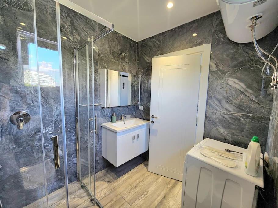 Tirana City Center Penthouse Oasis Eksteriør bilde