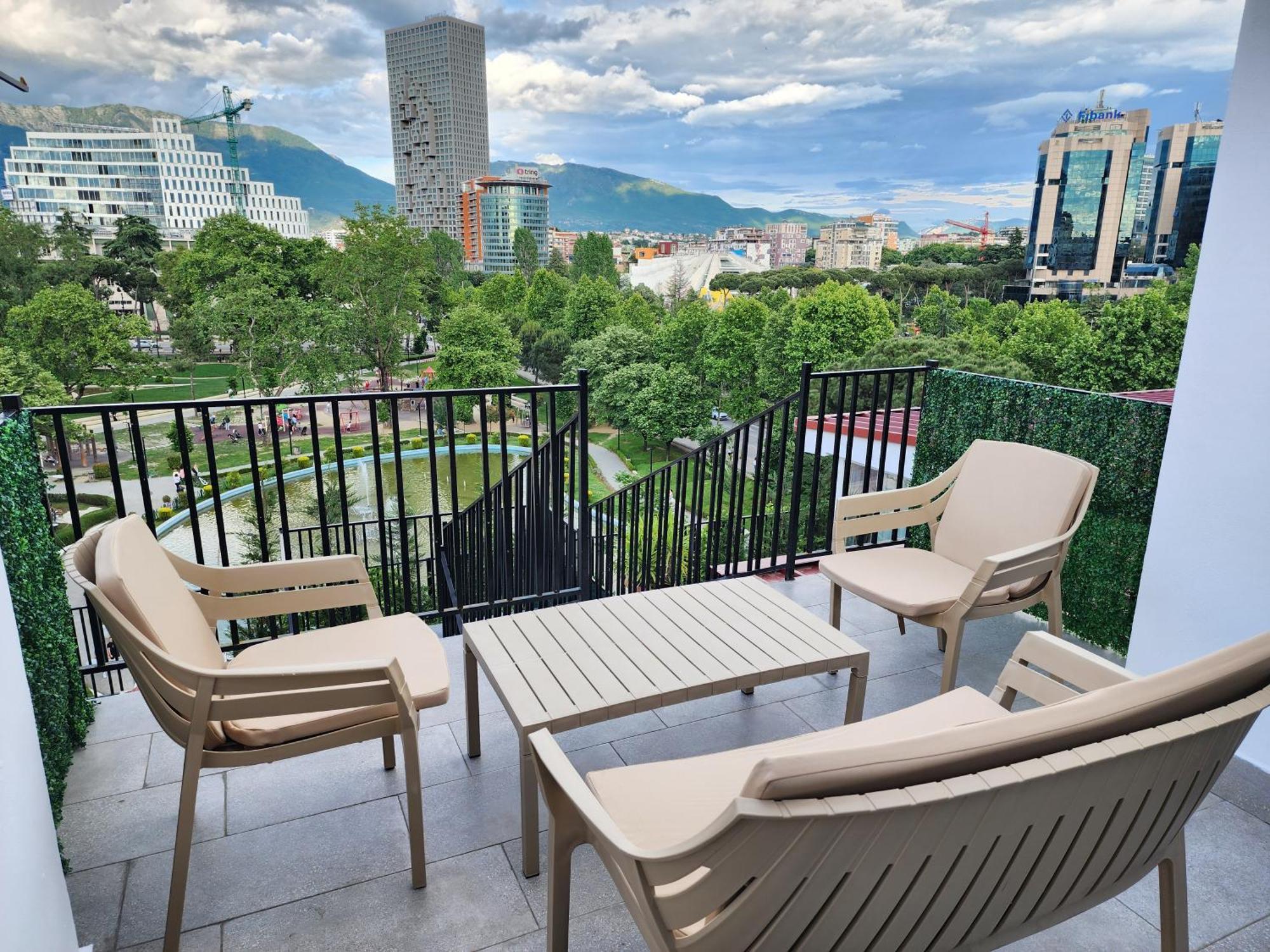 Tirana City Center Penthouse Oasis Eksteriør bilde